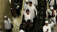Prabowo meninggalkan lokasi acara Ijtimak Ulama II.