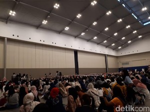 Antrian Masuk Konser SEVENTEEN Mulai Mengular