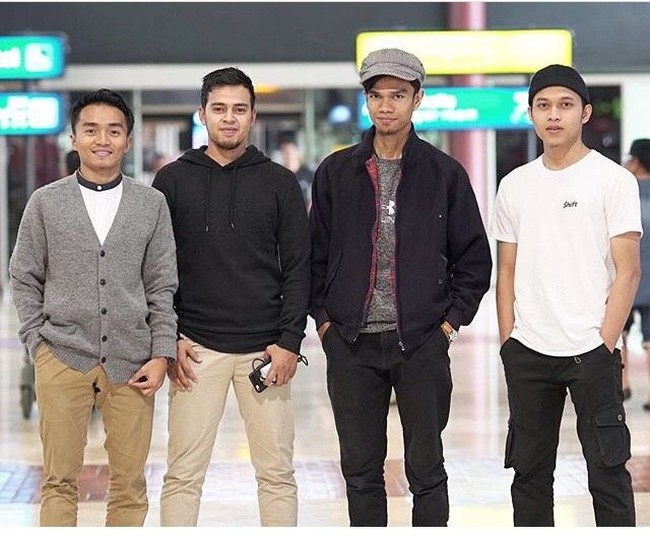 Salim Bahanan tergabung dalam kelompok The Bros Team yang beranggotakan tiga Hafidz lainnya yakni Muzammil Hasballah, Ibrahim Fadlannul Haq, dan Taqy Malik. Foto: Dok. Instagram @bahanan93