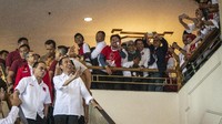 Ekspresi Jokowi saat menyapa relawannya yang menghadiri Rakernas IV Projo. 