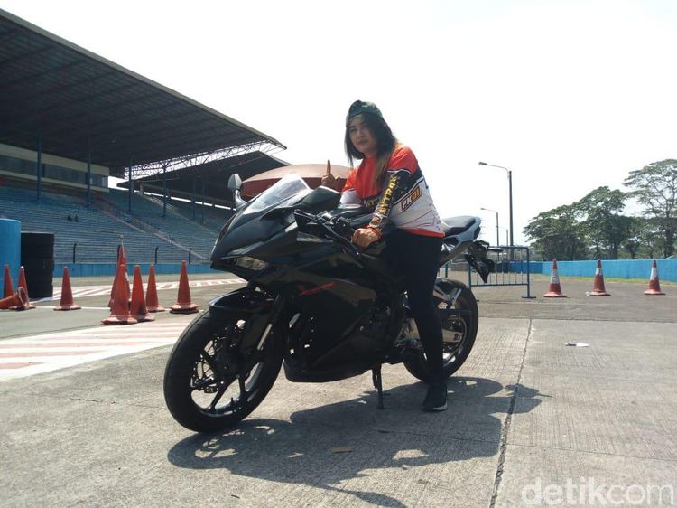Kenalan dengan Pebalap Cewek Satu-satunya di CBR Race Day