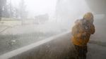Foto: Tinggalkan Filipina, Topan Mangkhut Hantam Hong Kong