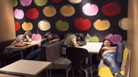 Miris! Ratusan Tunawisma Hong Kong Tidur di McD Karena Harga Sewa Rumah Sangat Mahal