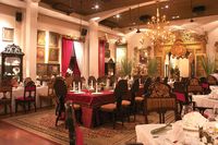 Mau Makan Enak Sambil Bernostalgia? Mampirlah ke 5 Kafe Tempo Dulu Ini