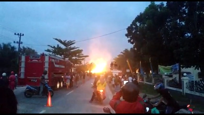 Pipa Gas Chevron di Riau Munculkan Semburan Api Pipa Gas Chevron di Riau Munculkan Semburan Api