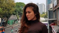 Untuk mendapatkan bentuk tubuh ideal, Wulan Guritno memang melakukan diet ketat. Foto: dok instagram