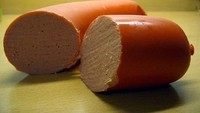 Swedia punya Falukrorv. Sosis daging sapi atau pork ini dipadu dengan tepung kentang, bawang, gula,  lemak babi, dan rempah-rempah. Dilansir This Is Insider 14/9), falukrorv biasa dijadikan camilan sejak abad ke 16. Foto: Istimewa