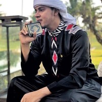 Ini Salim Bahanan seorang penghafal kitab suci Alquran (Hafidz) yang mencuri atensi karena parasnya rupawan. Foto: Dok. Instagram @bahanan93