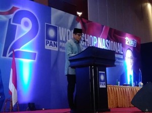 Di Acara PAN, Sandi Jelaskan Makna Sering Pakai Baju Biru