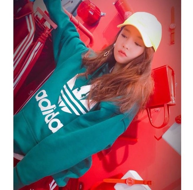 Sebelum kasus dengan mantan kekasihnya, Goo Hara beberapa kali sempat jadi kontroversi. Ia pernah dikritik netizen karena mengunggah foto sebatang rokok dengan caption, Ini enak, ini enak. Foto: Dok. Instagram/@koohara_