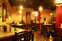 Mau Makan Enak Sambil Bernostalgia? Mampirlah ke 5 Kafe Tempo Dulu Ini