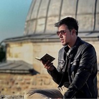 Sayangnya harapan netizen wanita harus pupus. Mereka pun merasakan parah hati karena Salim baru saja melangsungkan pernikahan pada Sabtu (15/9/2018) dengan Fatimah Alhaddad. Foto: Dok. Instagram @bahanan93