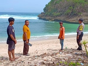 Dua Mahasiswa Unair Tewas Digulung Ombak di Pantai Bantol Malang