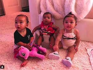Cerita Rukunnya Anak Kim Kardashian dengan Sepupunya