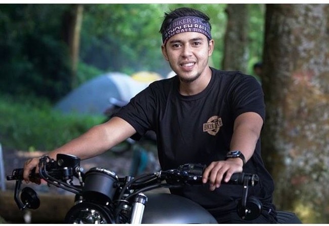 Memiliki suara merdu dalam melafalkan Alquran membuat dirinya dikagumi oleh netizen terutama wanita. Tak sedikit dari mereka yang jatuh hati pada Salim. Foto: Dok. Instagram @bahanan93