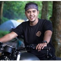 Memiliki suara merdu dalam melafalkan Alquran membuat dirinya dikagumi oleh netizen terutama wanita. Tak sedikit dari mereka yang jatuh hati pada Salim. Foto: Dok. Instagram @bahanan93