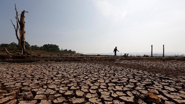 Kering Kerontang, Begini Potret Waduk Jatigede Sekarang