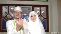 Anisa Rahma baru saja dinikahi oleh pria bernama Dito. Ini foto perdana Anisa setelah resmi jadi suami sang selebgram.  Foto: vey/detikHOT