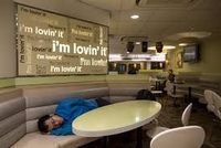 Sewa Rumah Sangat Mahal, Ratusan Tunawisma Hong Kong Tidur di McD