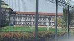 Foto: Saung Dibongkar, Lapangan Futsal Didirikan di LP Sukamiskin