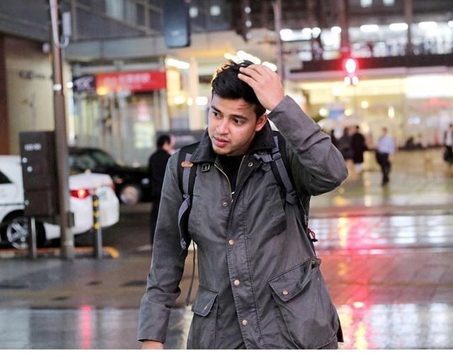 Hafidz ganteng Indonesia ini telah menghafal Alquran dengan bacaan yang tartil dan indah di usianya yang masih 24 tahun. Foto: Dok. Instagram @bahanan93