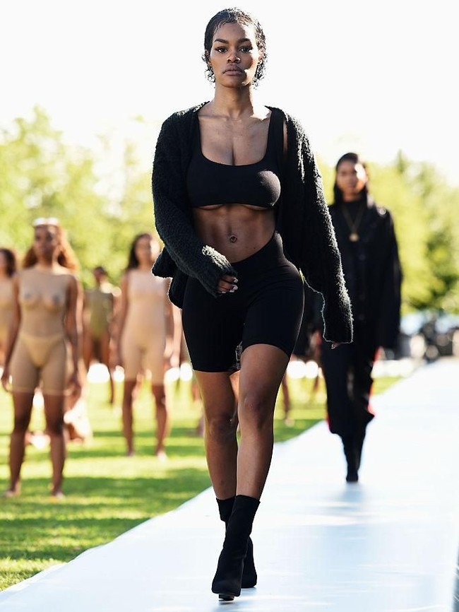 Selain di video klip, Teyana juga pernah diminta Kanye untuk menjadi model di salah satu fashion show sang rapper. (Foto: Getty Images)