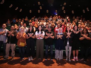 Jalin Keakraban, Menaker & Serikat Pekerja Nobar Film Wiro Sableng