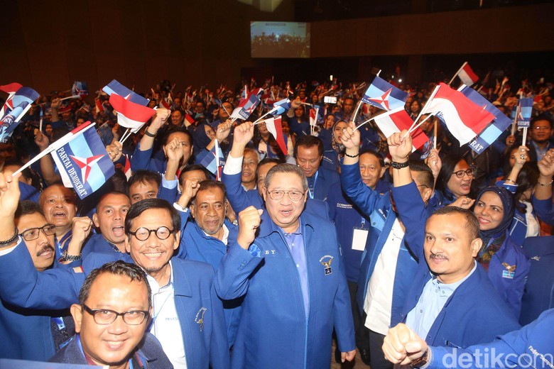 Absen Rapat Koalisi, SBY Susun Langkah Hukum Gugat Asia Sentinel Absen Rapat Koalisi, SBY Susun Langkah Hukum Gugat Asia Sentinel