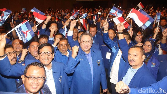 Ketua Umum Partai Demokrat Susilo Bambang Yudhoyono memberikan pidato politik pada HUT ke-17 Partai Demokrat di Djakarta Theater, Jakarta Pusat, Senin (19/9/2018).