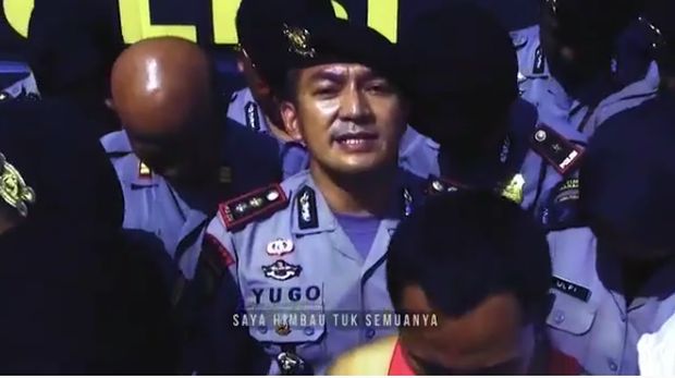 Unik! Aksi Polisi Ngerap Imbau Jauhi Miras Oplosan