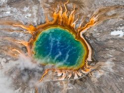 Pulau Hati, Liukan Jalan Tol, dan Foto Unik Lain dari Udara