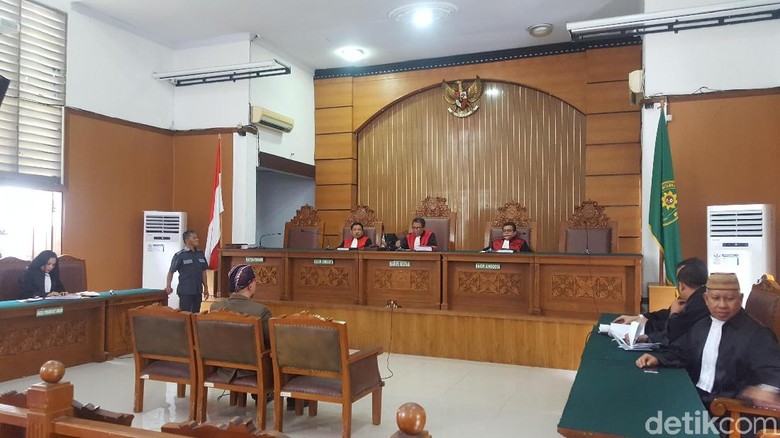 Saksi Ini Bela Ahmad Dhani soal Cuitan tentang Ahok Saksi Ini Bela Ahmad Dhani soal Cuitan tentang Ahok