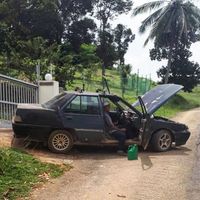 Mobil Tua Ayahnya Rusak, 9 Anak Patungan Belikan Mobil Baru
