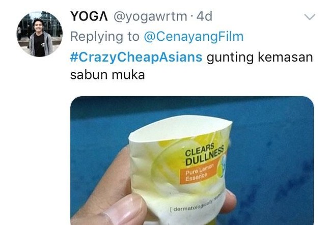 Biar masih bisa tetap irit, gunting kemasan sabun muka, atau kamu juga bisa isi sabun badan dan shampoo dengan air sehingga masih bisa digunakan untuk beberapa kali. Foto: Twitter