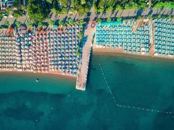 Pulau Hati, Liukan Jalan Tol, dan Foto Unik Lain dari Udara