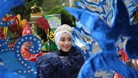 Pesertanya mulai dari siswa SD hingga SMA. Mereka berpawai di sejumlah ruas jalan di Takengon, Aceh Tengah. Ada 4 kabupaten yang ikut event ini yaitu Aceh Tengah, Bener Meriah, Aceh Tenggara, dan Gayo Lues (Agus Setyadi/detikTravel) 