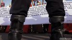 Minta Diangkat Jadi PNS, Guru Honorer Demo di Istana