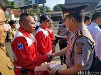 Warga yang Bantu Kecelakaan Bus di Sukabumi Diberi Penghargaan
