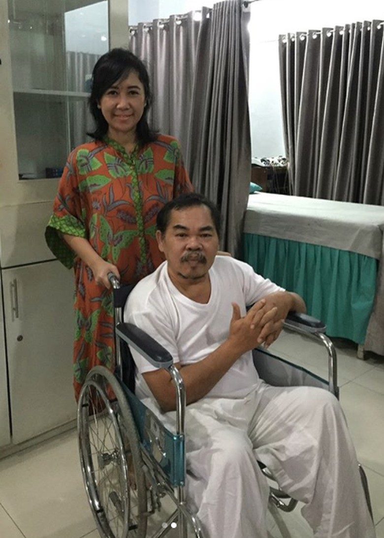 Terus Usaha untuk Jalan, Mat Solar Punya Tekad Kuat Sembuh Stroke Terus Usaha untuk Jalan, Mat Solar Punya Tekad Kuat Sembuh Stroke