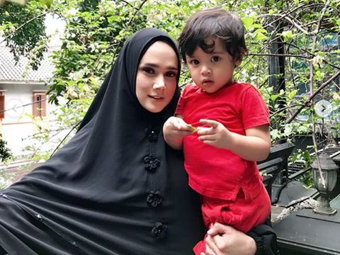 Tangis Rindu Mulan Jameela untuk Suami Tercinta