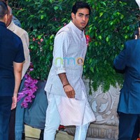 Satu lagi anak laki-laki di keluarga Ambani yaitu Akash Ambani. Pria lulusan Universitas Brown ini kini menjabat sebagai direktur Reliance Retail Private Limited dan Reliance Jio Infocomm Limited. Foto: Instagram