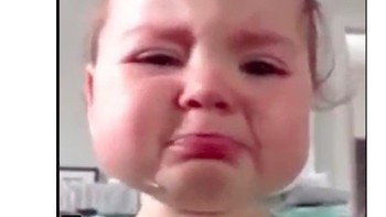 Meme bayi yang sedih sampai manyun, setelah Path tutup. (Foto: Twitter)