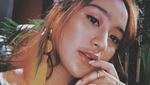 Salshabilla Adriani, Pamer Kaki Jenjang dan Gaya Pacaran