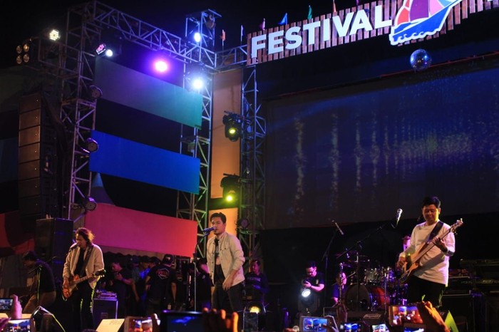 Armada Tutup Festival Pinisi 2018 dengan Meriah