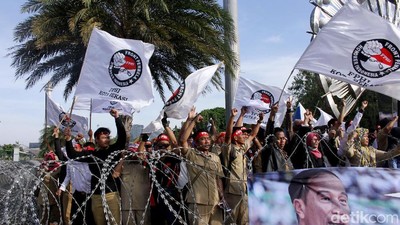 Minta Diangkat Jadi PNS, Guru Honorer Demo di Istana