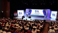 Jokowi menyinggung soal strategi di Pemilu 2019. Jokowi mengatakan strategi besar yang dilakukan untuk Pemilu 2019 itu, akan ketahuan setelah hari pencoblosan.