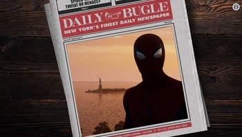 Nah, hasil photo mode ini bikin Spiderman jadi seperti muncul di halaman depan surat kabar Daily Bugle. (Foto: Internet)