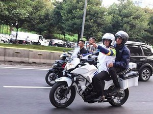 Anies Baswedan Motoran, Naik Vespa hingga Moge Dishub