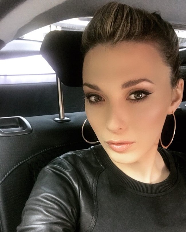 Dia menjalani dua tahun hukuman penjara. Paris berusaha bangkit dengan masuk ke perguruan tinggi. Saat itu dia sudah hidup sebagai wanita.  Foto: Instagram ( @paris.lees)