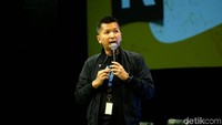 Di kesempatan tersebut Karel memberikan motivasi soal bagaimana membuat ide kreatif bukan hanya soal inovasi tetapi membuatnya menjadi berbeda.